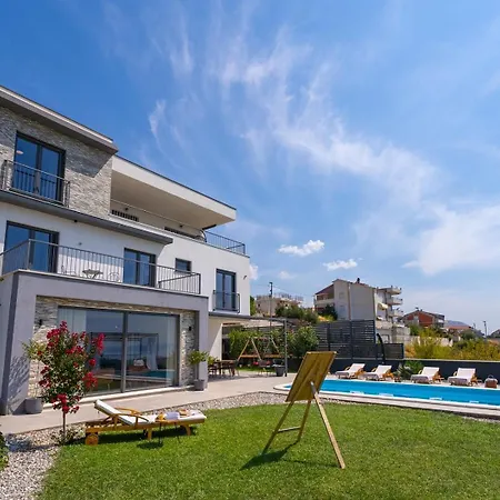 New Seaview Judita With 26sqm Pool, 5 Bedrooms, Playroom