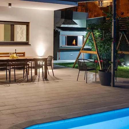 New Seaview Judita With 26sqm Pool, 5 Bedrooms, Playroom * Mravince