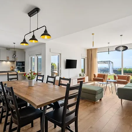 New Seaview Judita With 26sqm Pool, 5 Bedrooms, Playroom
