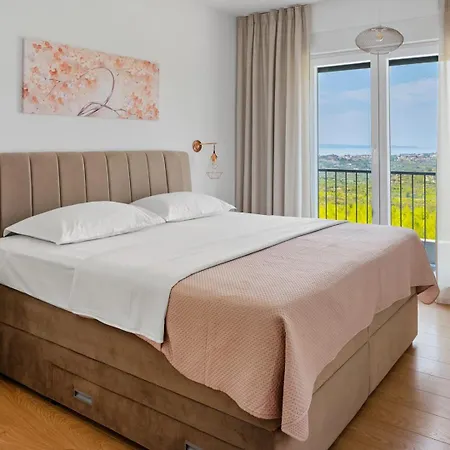New Seaview Judita With 26sqm Pool, 5 Bedrooms, Playroom