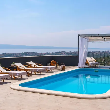 New Seaview Judita With 26sqm Pool, 5 Bedrooms, Playroom *